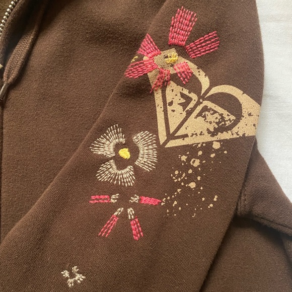 ⚡️SOLD⚡️ VINTAGE Roxy Embroidered Hoodie - Picture 3 of 5